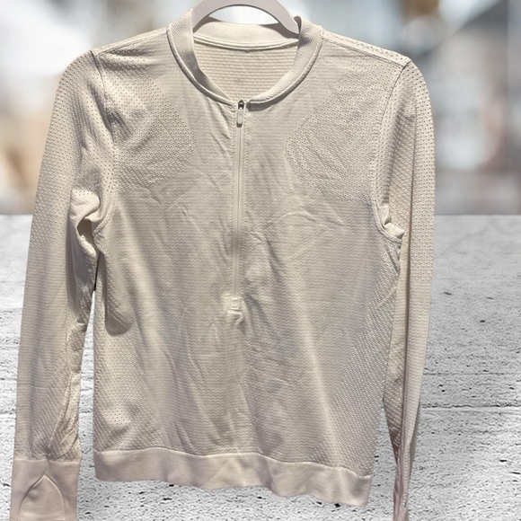 ** 🍋 Lululemon White 1/2 Zipper Laser cut Holes Pullover - Picture 1 of 8
